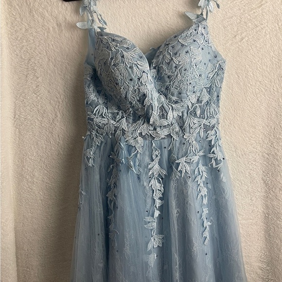 LOYELOY Dresses & Skirts - Blue Spaghetti Strap Sweetheart Prom Gown